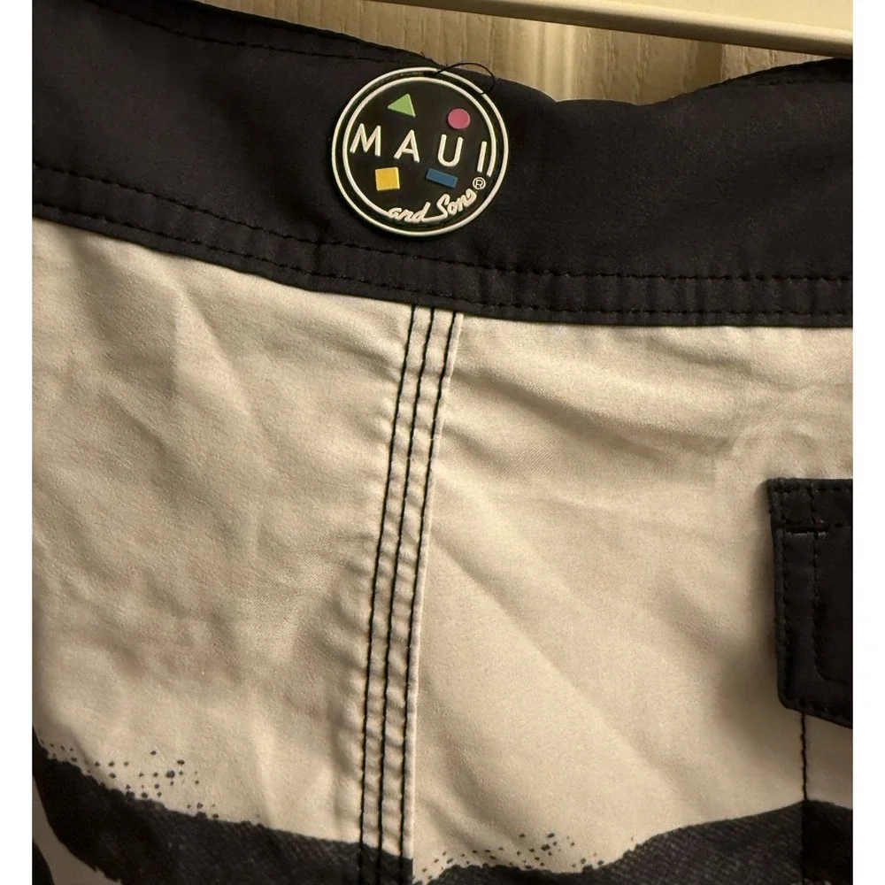 Maui‎ and Sons Retro Boardshorts Men's 38 4 Way Stretch Black Shark Surf